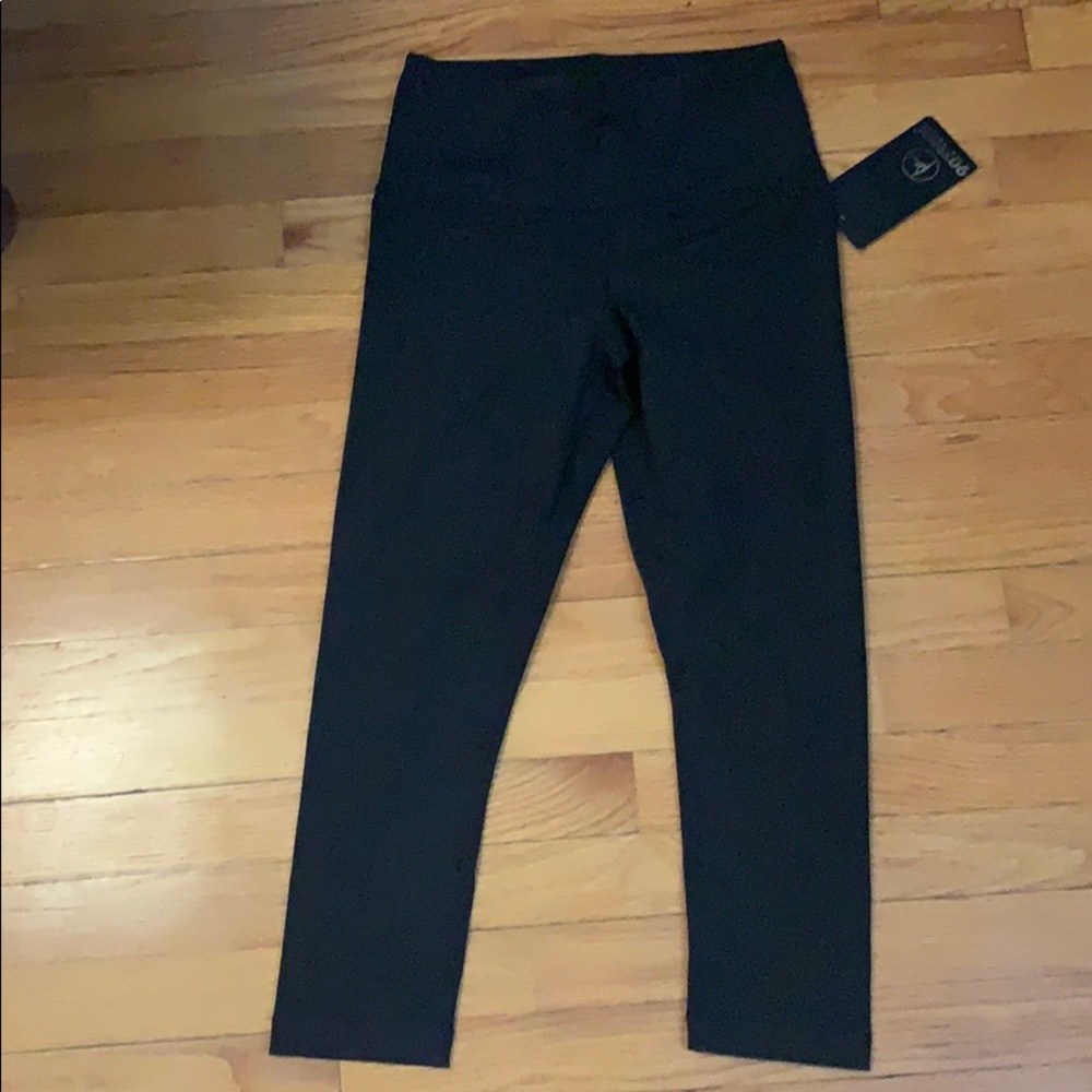 Black yoga pants. 90 Degree By Reflex.